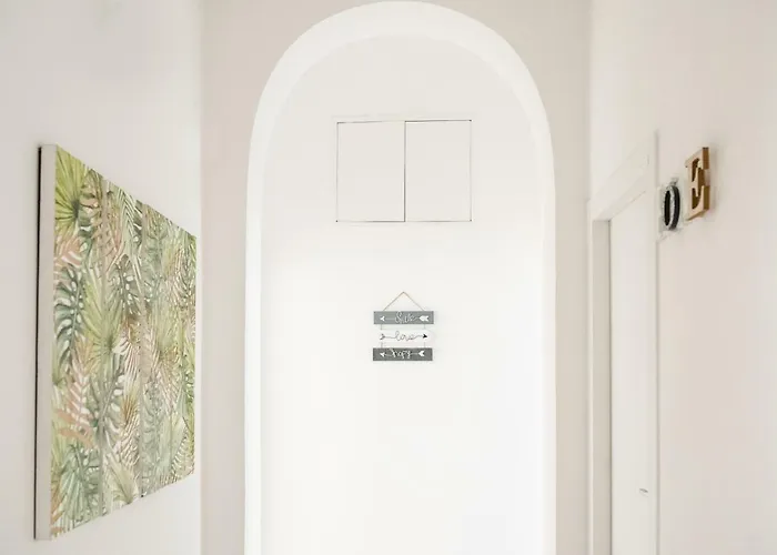 White Fanti Roma